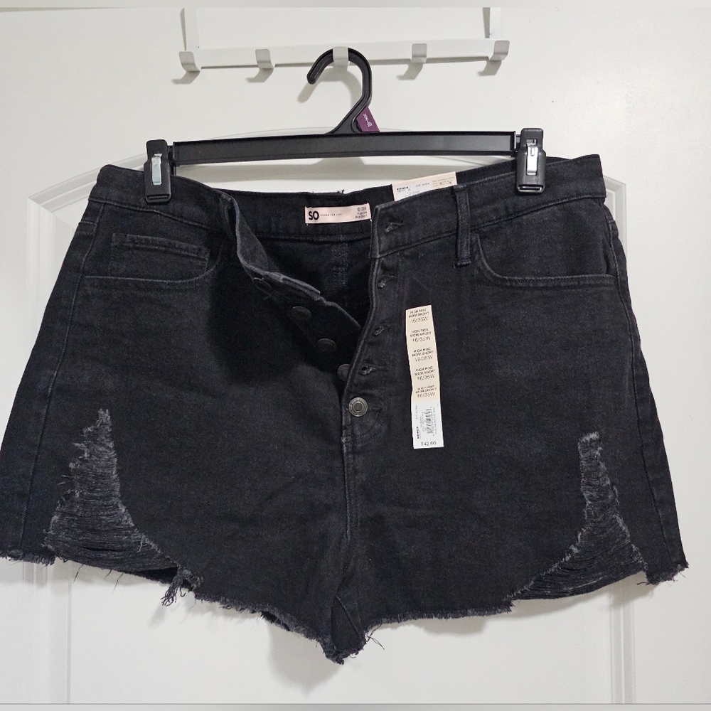 SO Plus Size High Rise Mom Shorts Black Button Up Size 16/35W NWT